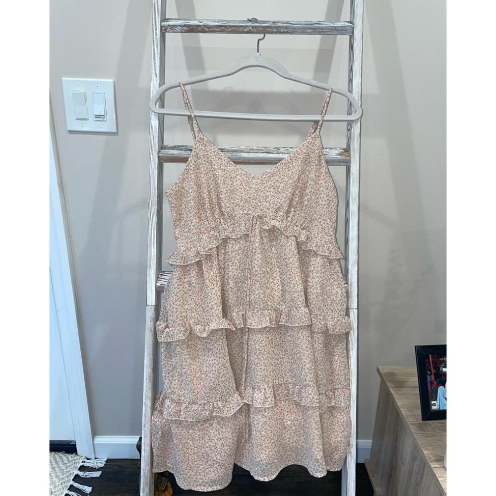 DRESS FORUM-Ditsy Floral Tiered Ruffle Trim Dress.